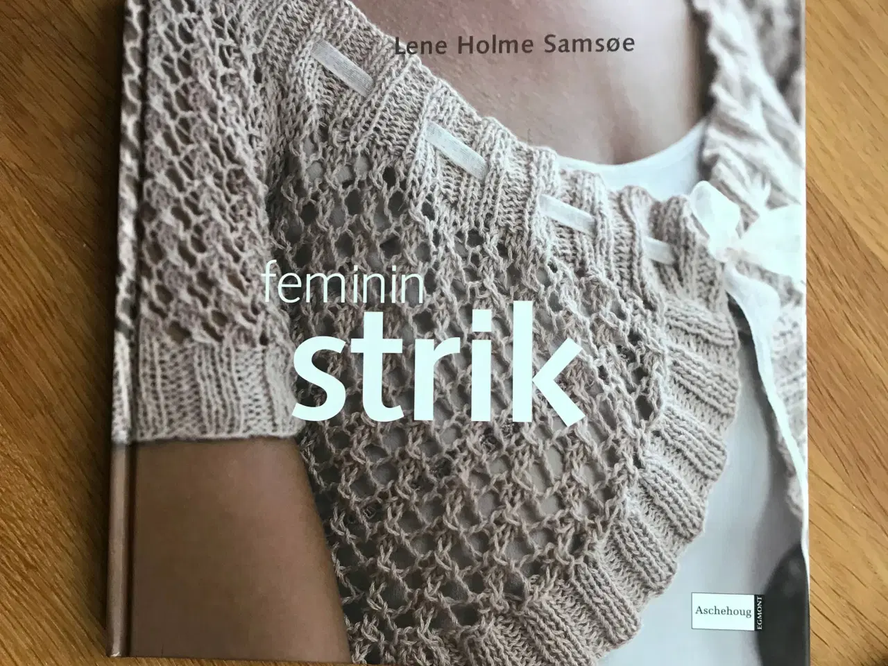 Billede 1 - feminin strik  af Lene Holme Samsøe