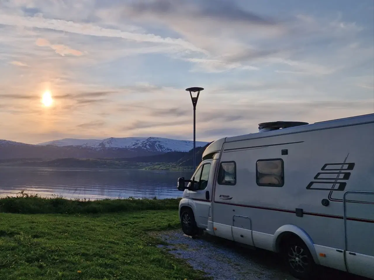 Billede 1 - Fin Hymer T-Class SL autocamper
