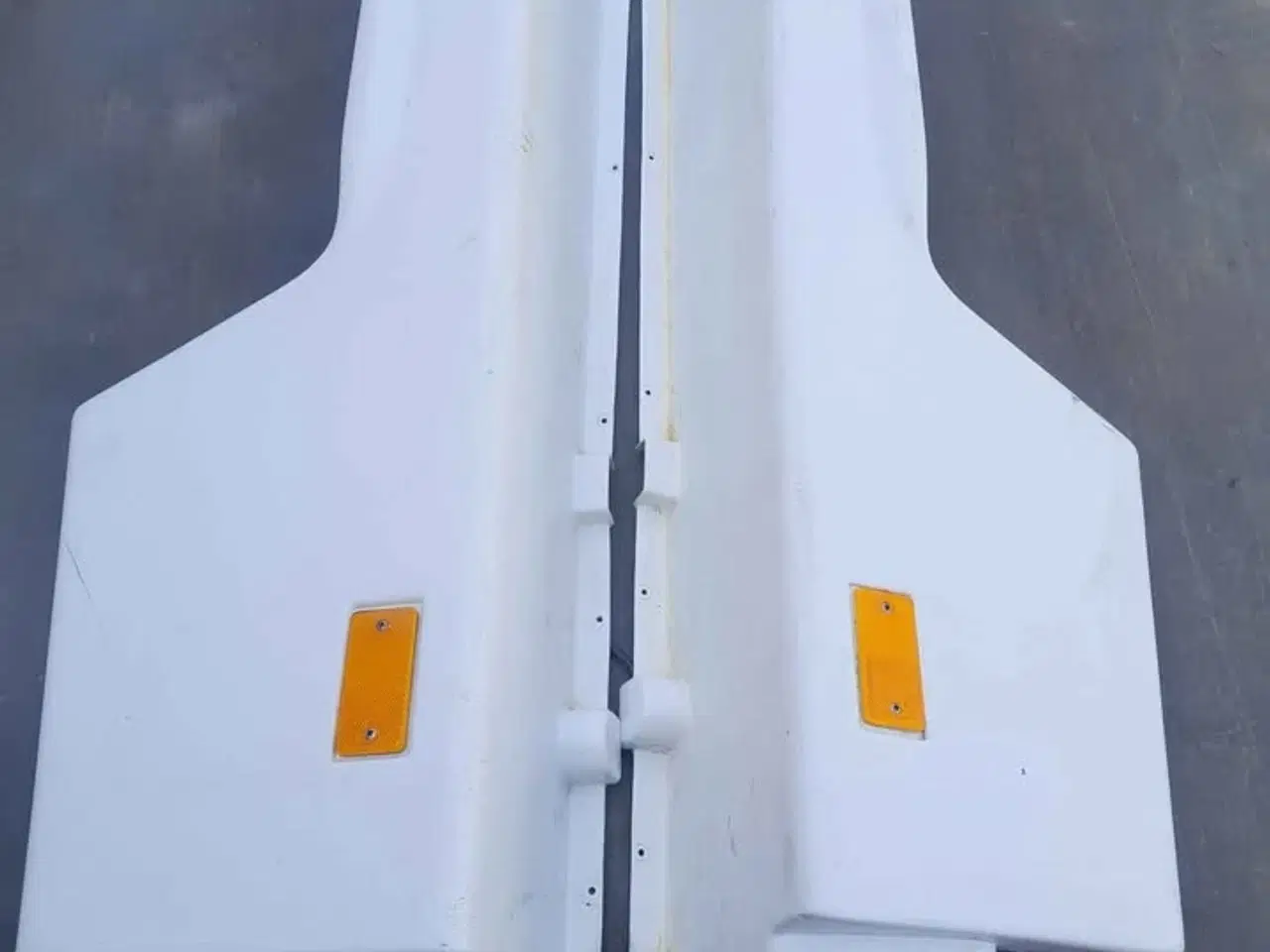 Billede 2 - Bagskærme m.m. til Randers hestetrailer