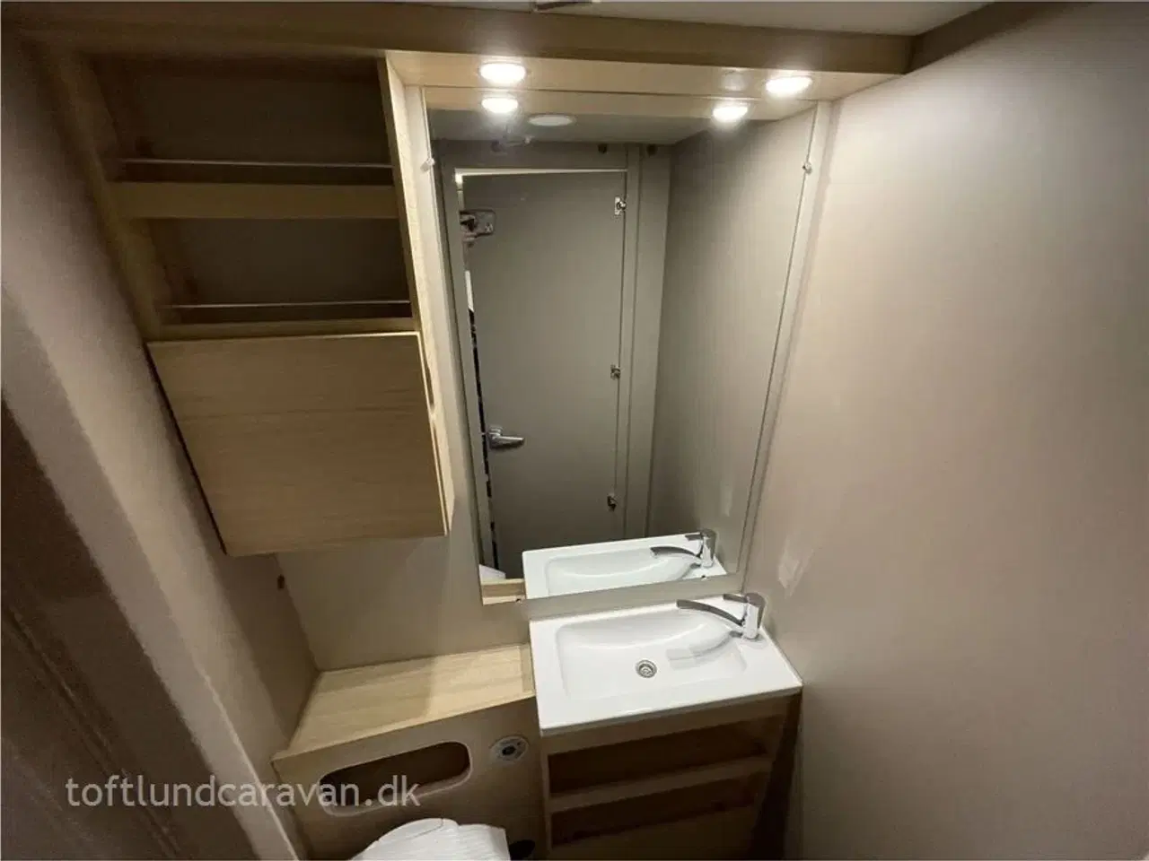 Billede 17 - 2025 - Weinsberg CaraCito 470 EU E-Power   LAV VÆGT. FULDELEKTRISK campingvogn med enkeltsenge. EGENVÆGT KUN 955 KG !!