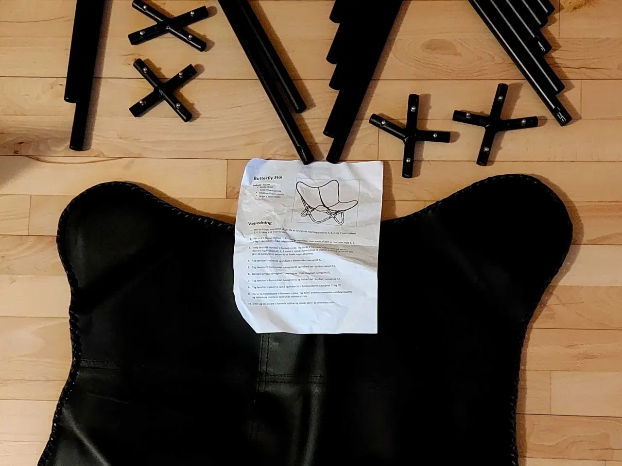 Billede 2 - Ny Flagermusestol sort læder børne str