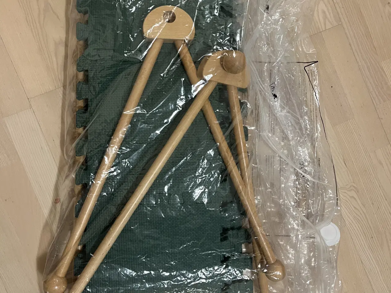 Billede 3 - Stativ til babylegetøj + underlag til gulv