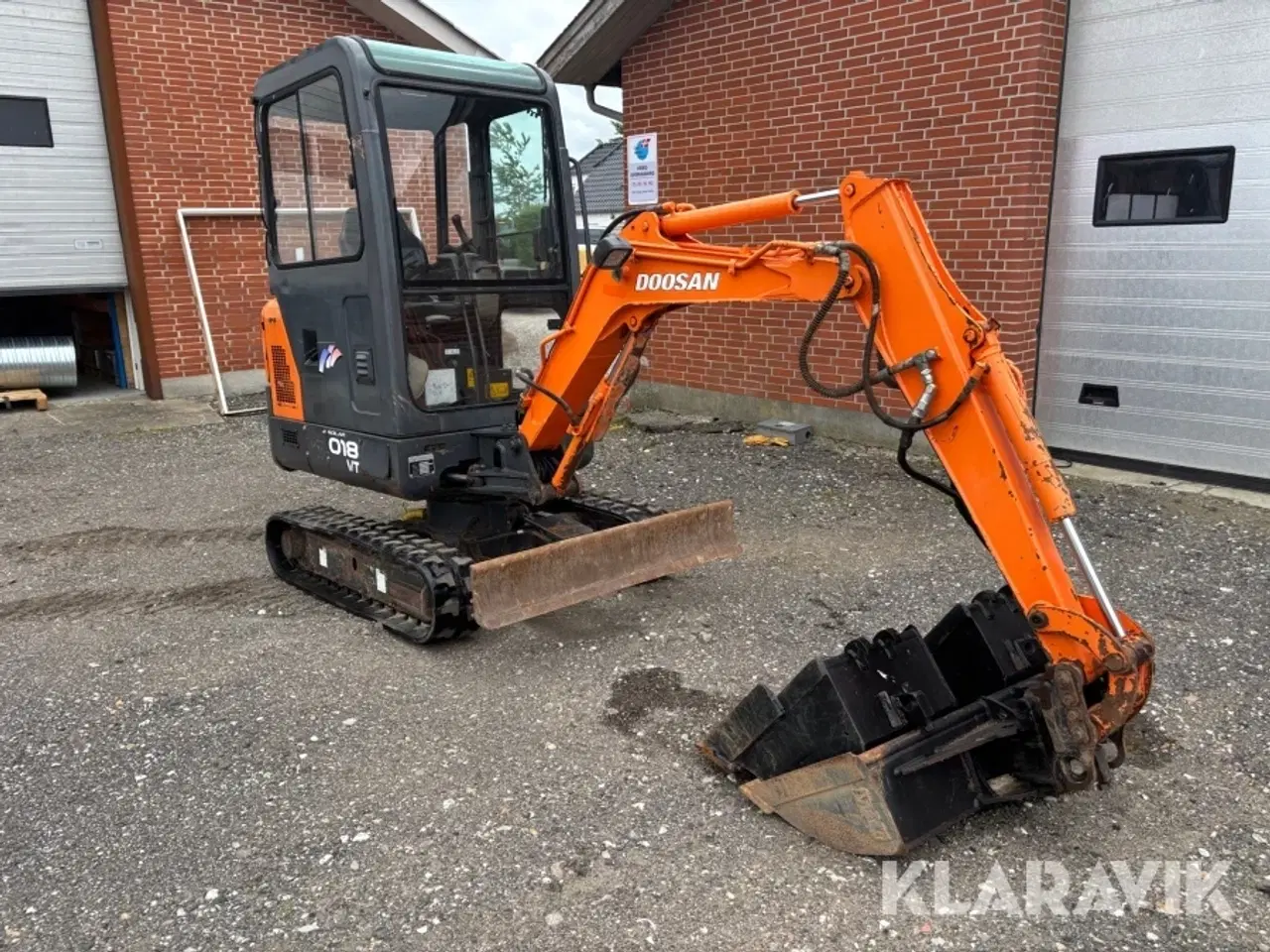 Billede 7 - Gravemaskine Doosan Solar 018VT  med tilbehør