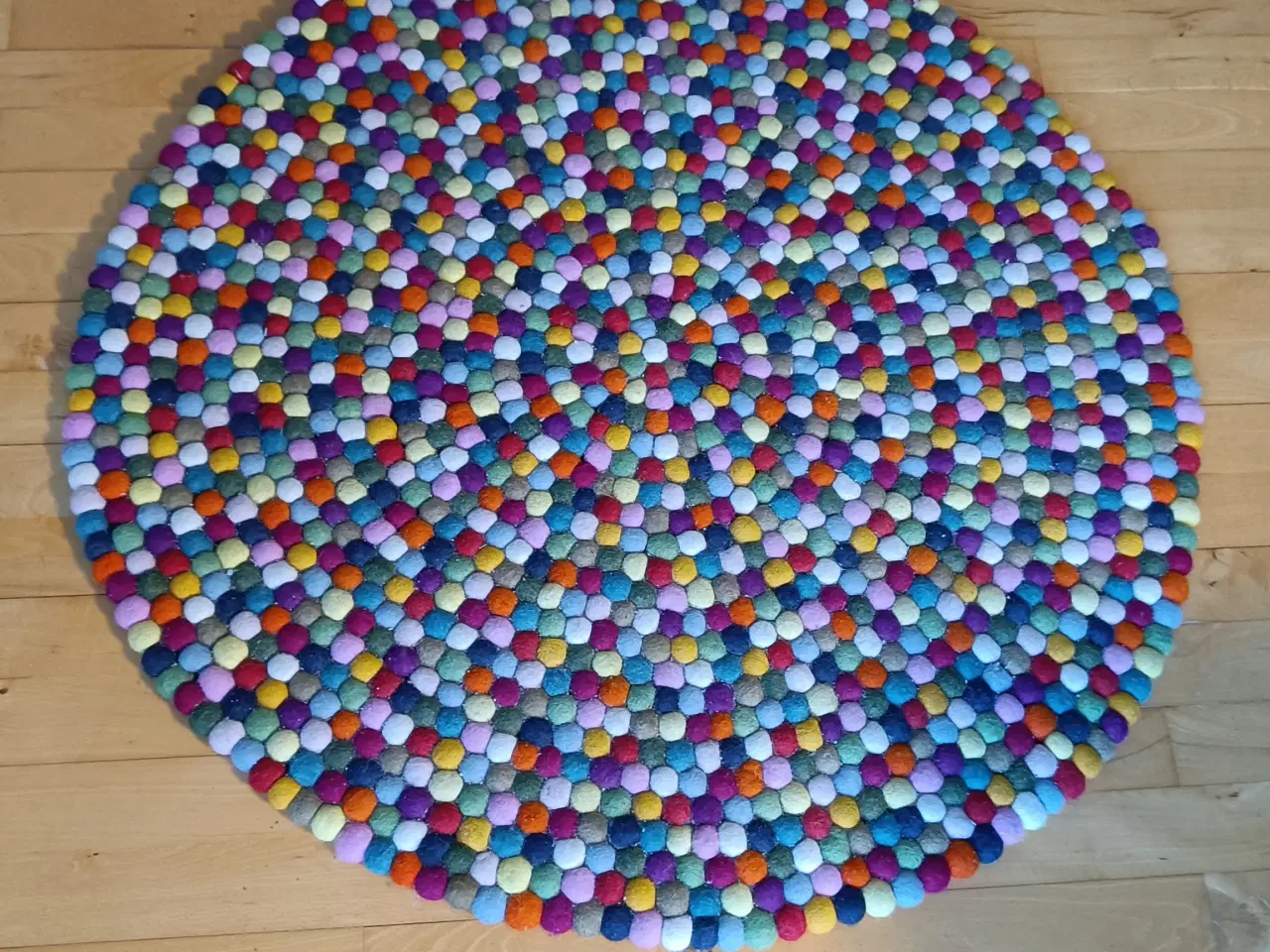 Billede 2 - Hay pinocchio tæppe, 90 cm i diameter