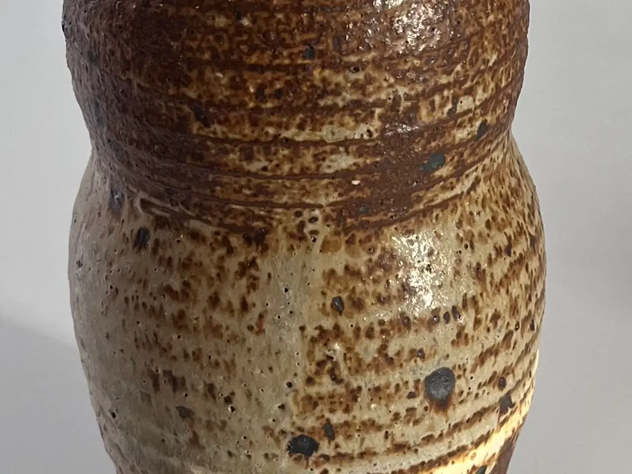 Billede 5 - VISBY flaske med uglemotiv - hånddrejet stentøj H 