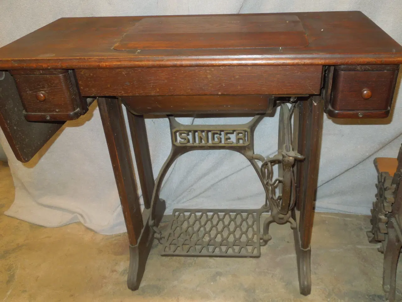 Billede 3 - Symasking Singer og tøjrulle