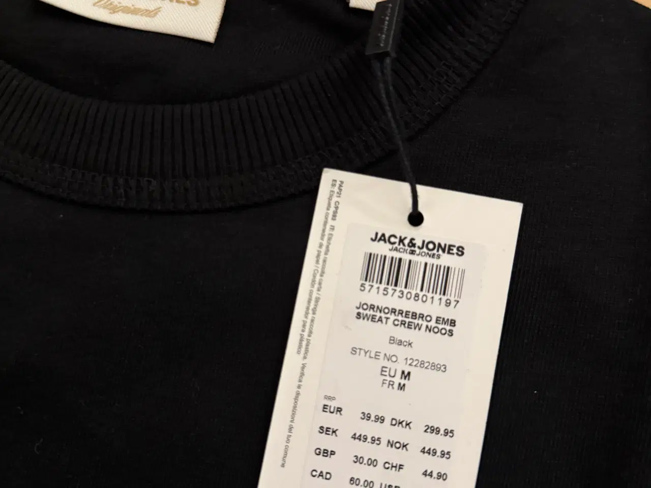 Billede 3 - To sweatshirts sælges 