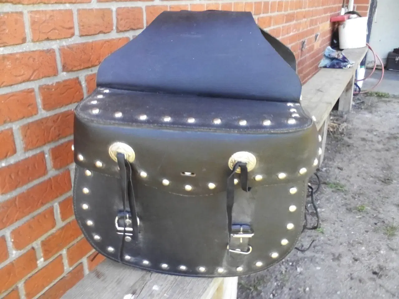 Billede 1 - 2 NYE i Kernelæder Evt til MC knallert scooter oa 