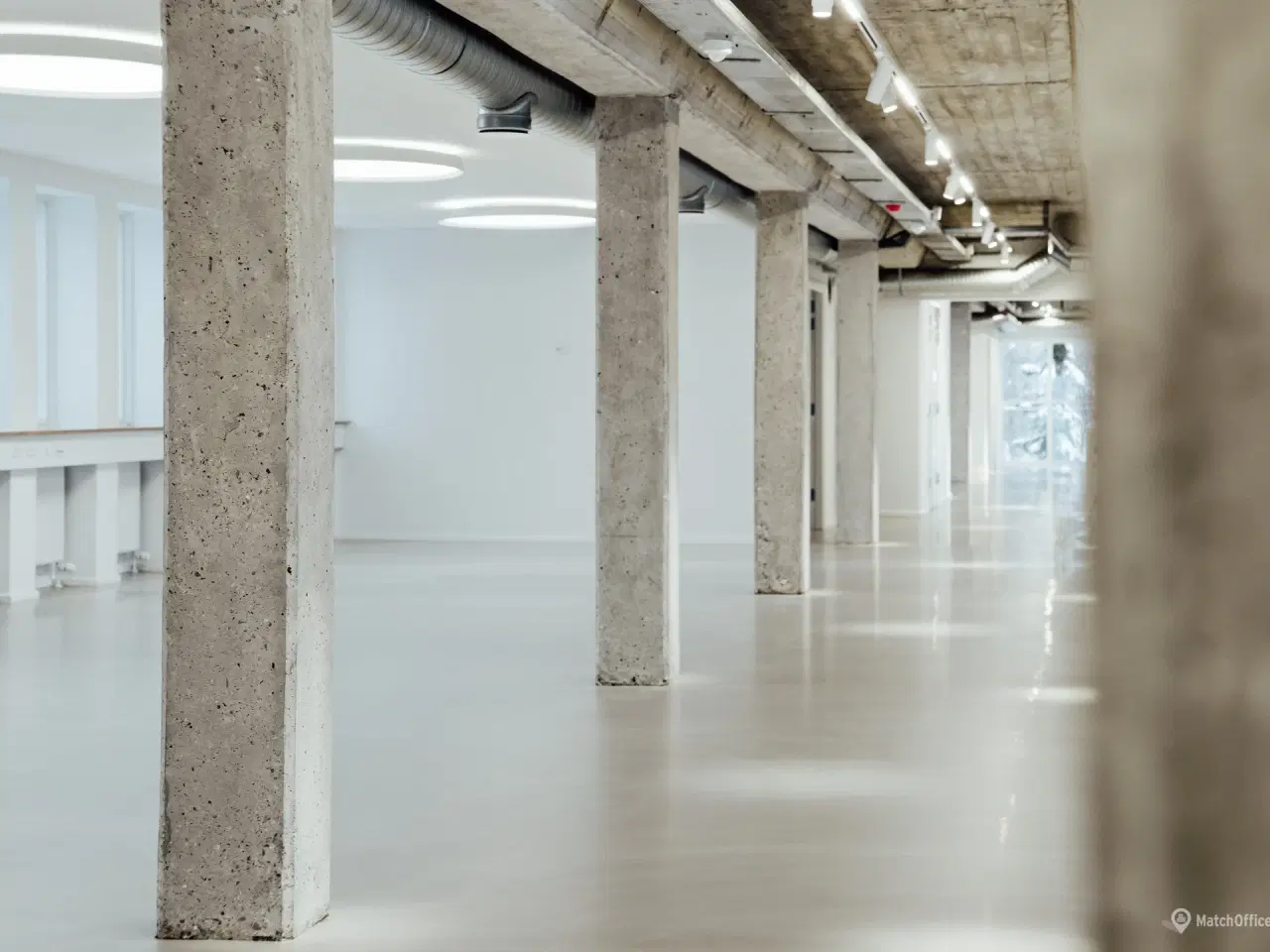 Billede 3 - Hotelinspireret unika-kontor lige ved stationen