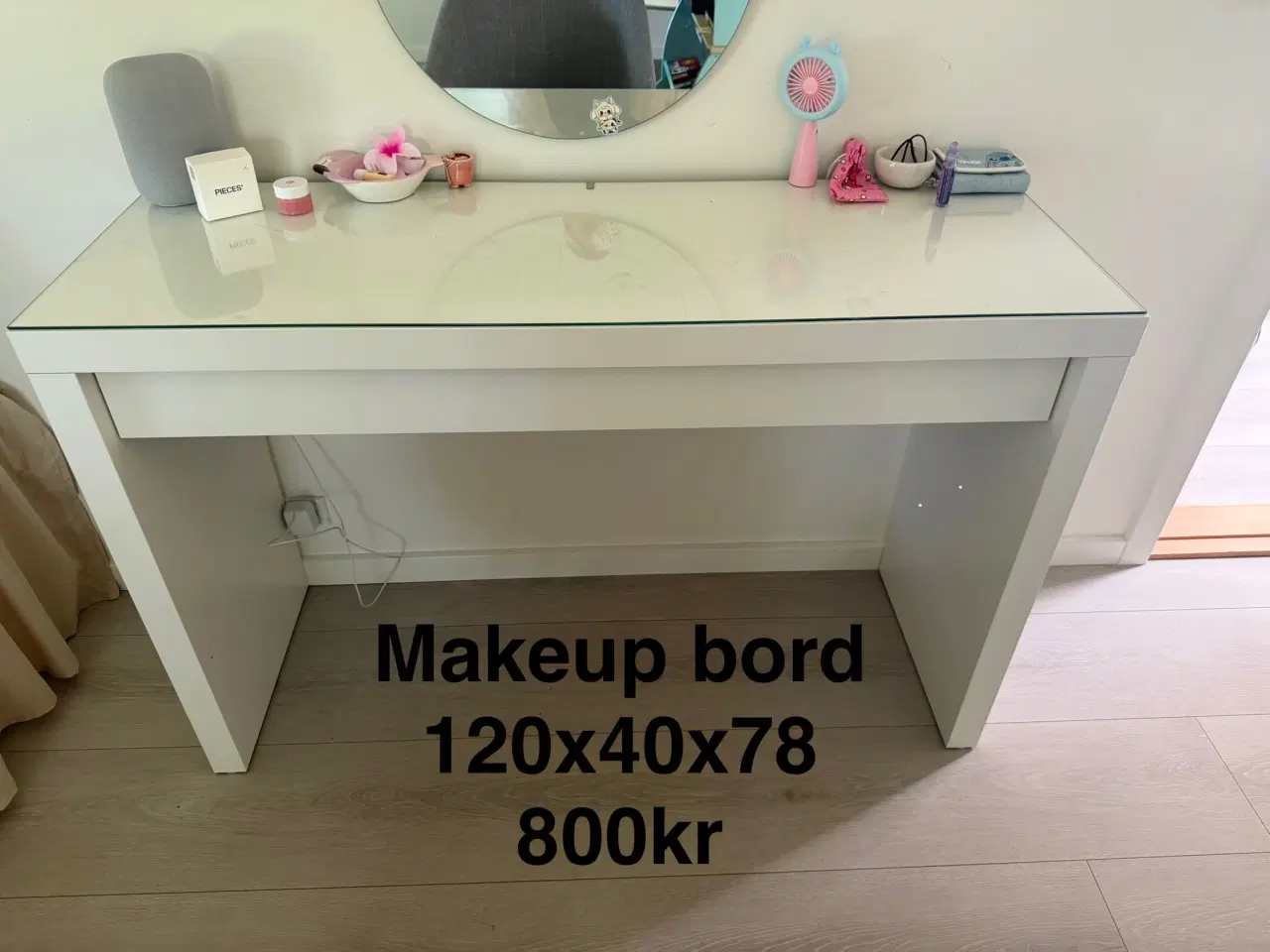 Billede 1 - Makeup bord fra ikea 