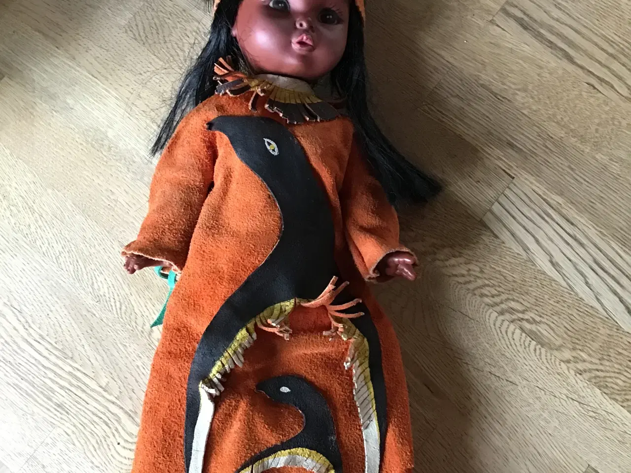 Billede 1 - Indianer dukke