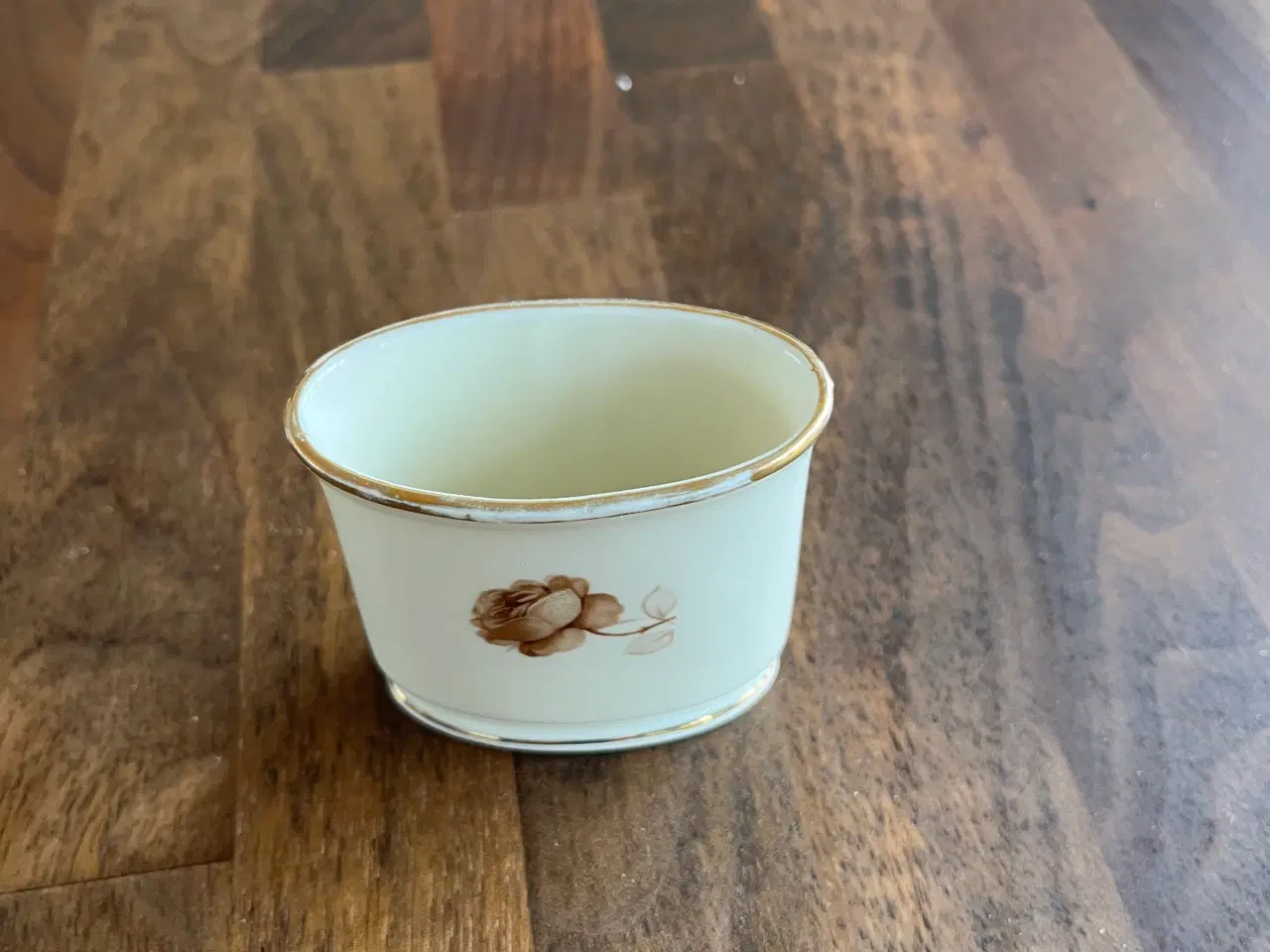 Billede 2 - Cigaretbæger