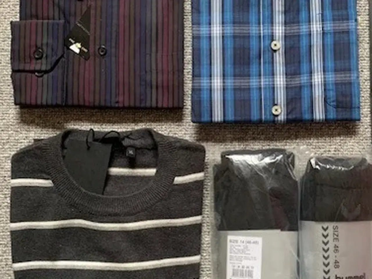 Billede 1 - Skjorter, bluse, Hummel sokker - NYT - ialt 95 kr