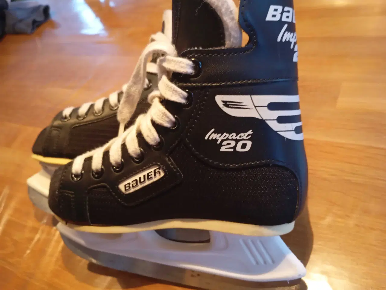 Billede 2 - Børne skøjter. Str. 30 / 12 år