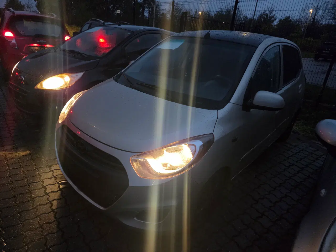 Billede 2 - Perfekt i10 . MED syn.  Kan hjælpe med nummerplade