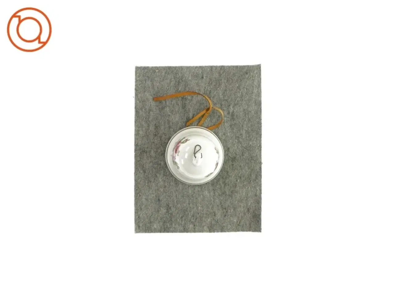 Billede 2 - Klokke i porcelæn (str. HØ: 9x8,5)