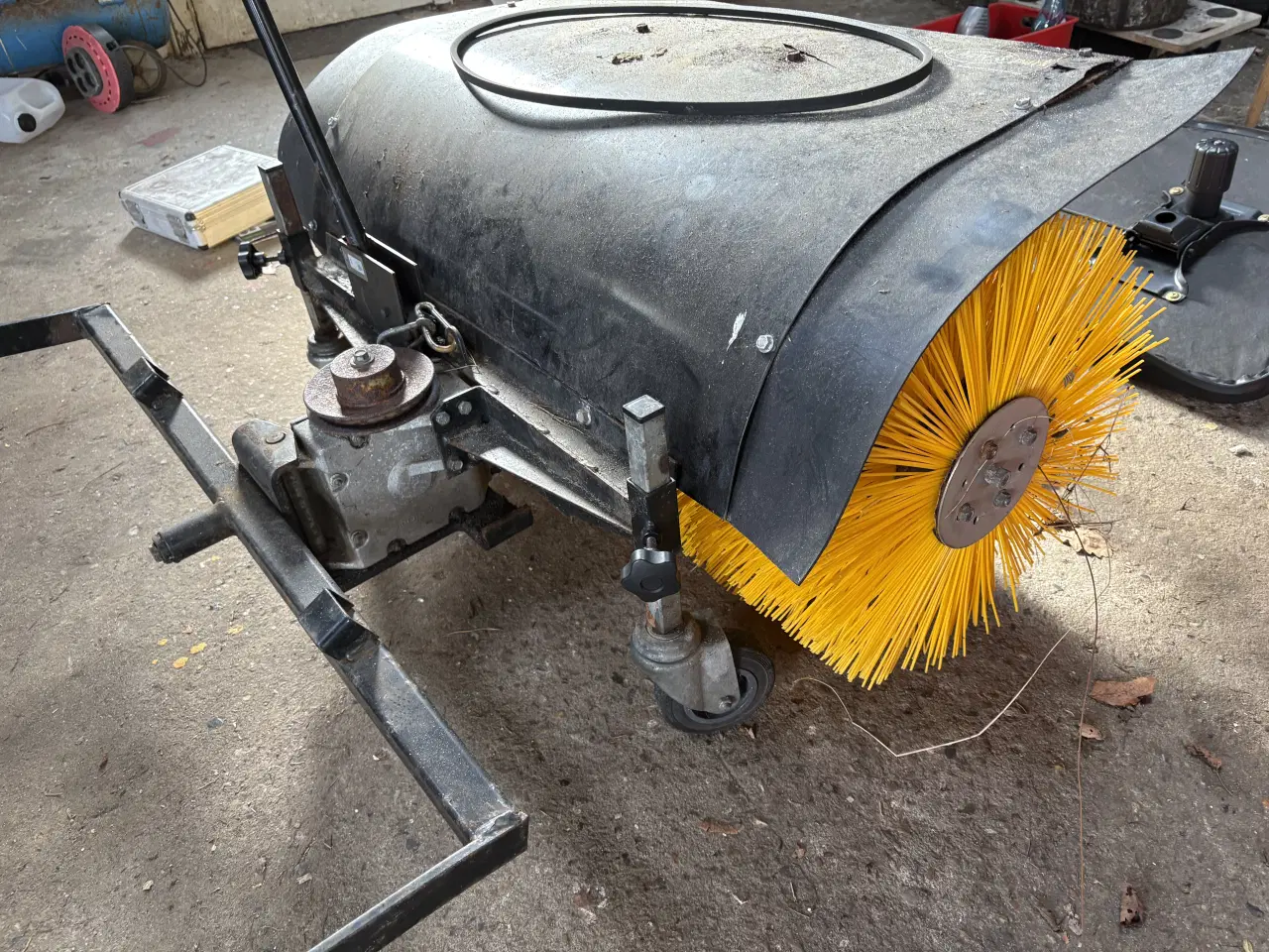 Billede 1 - Stiga Fejekost