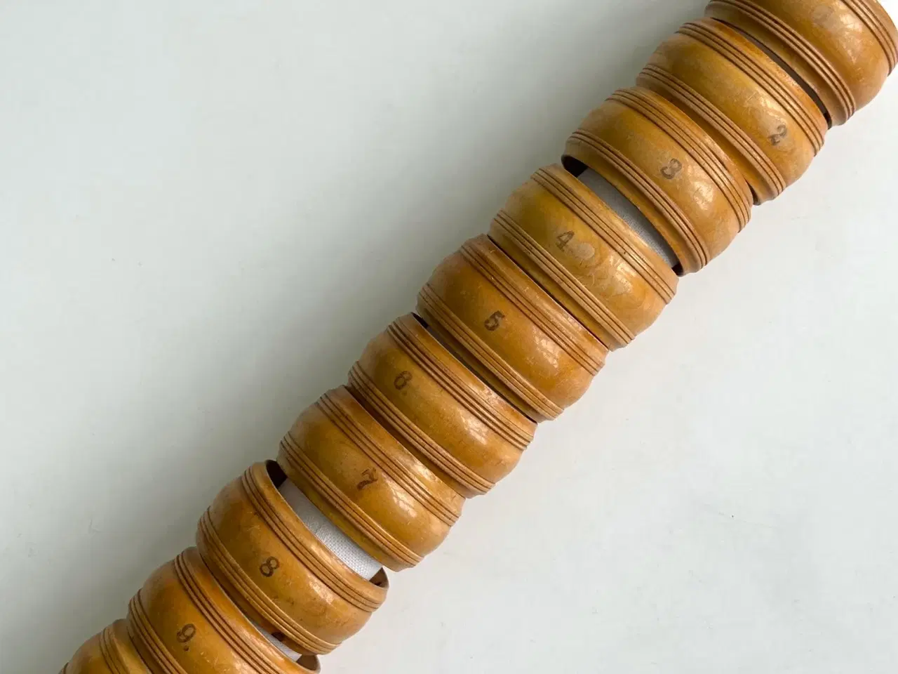 Billede 5 - Sæt servietringe af træ, nummererede