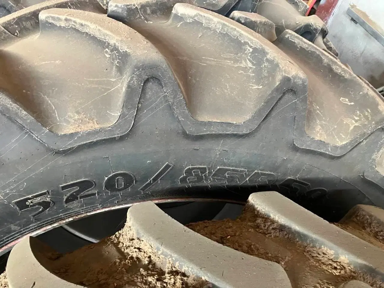 Billede 1 - - - - Ukent 520/85R50