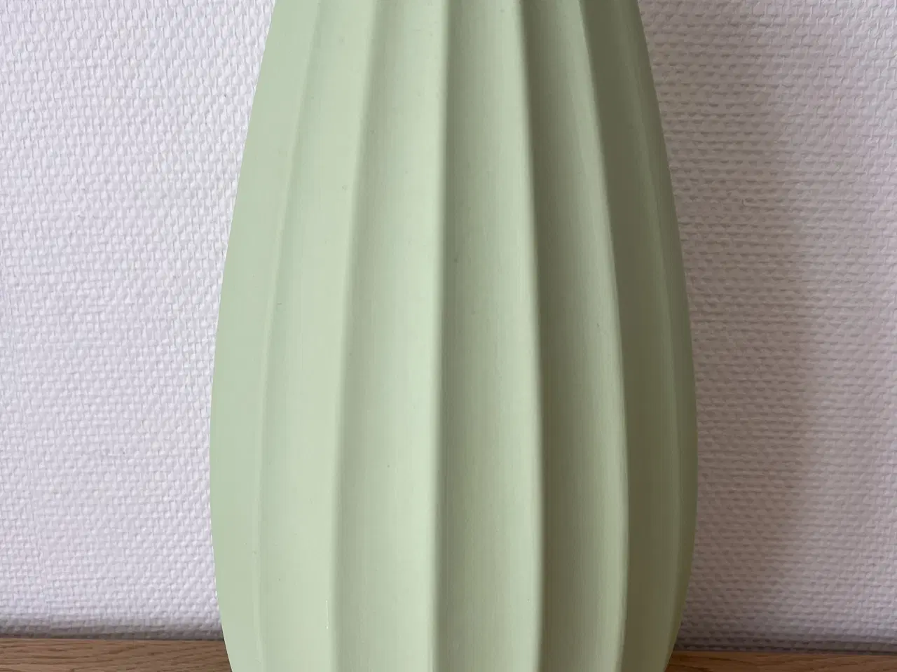 Billede 1 - Grøn vase - højde 34,5 cm.
