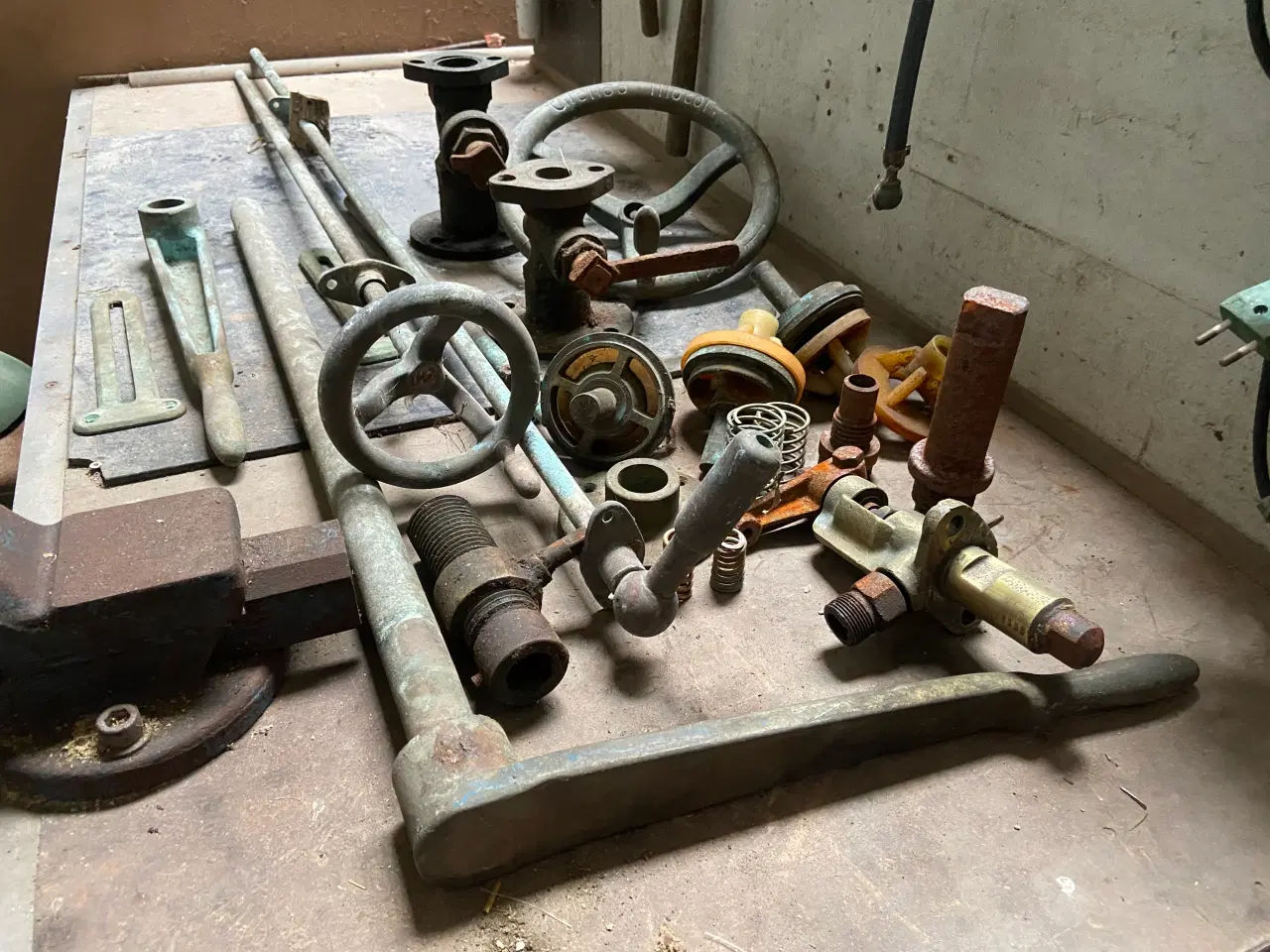 Billede 1 - Motor dele til Grenå semidiesel