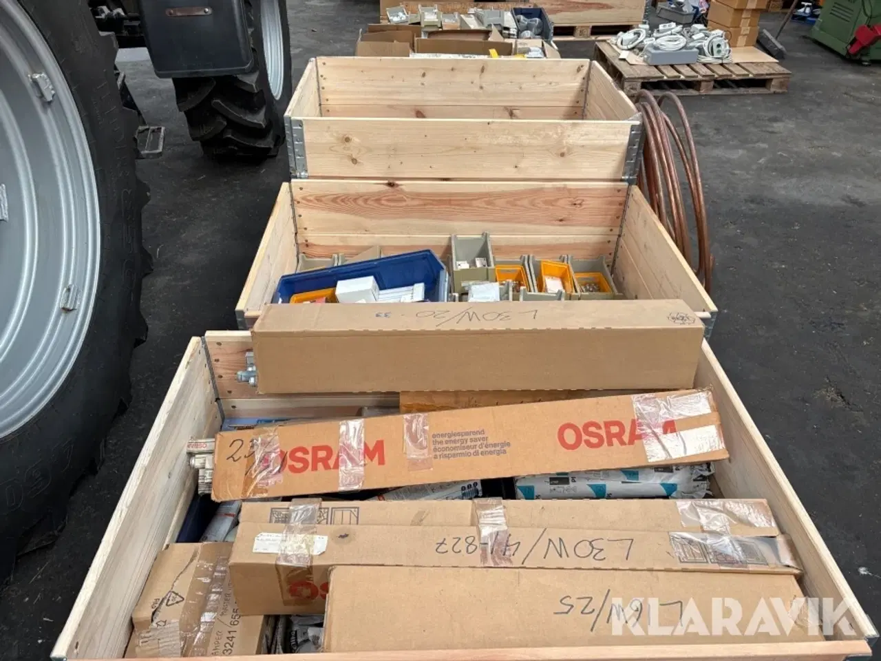 Billede 2 - Pærer og el-udstyr 4 paller