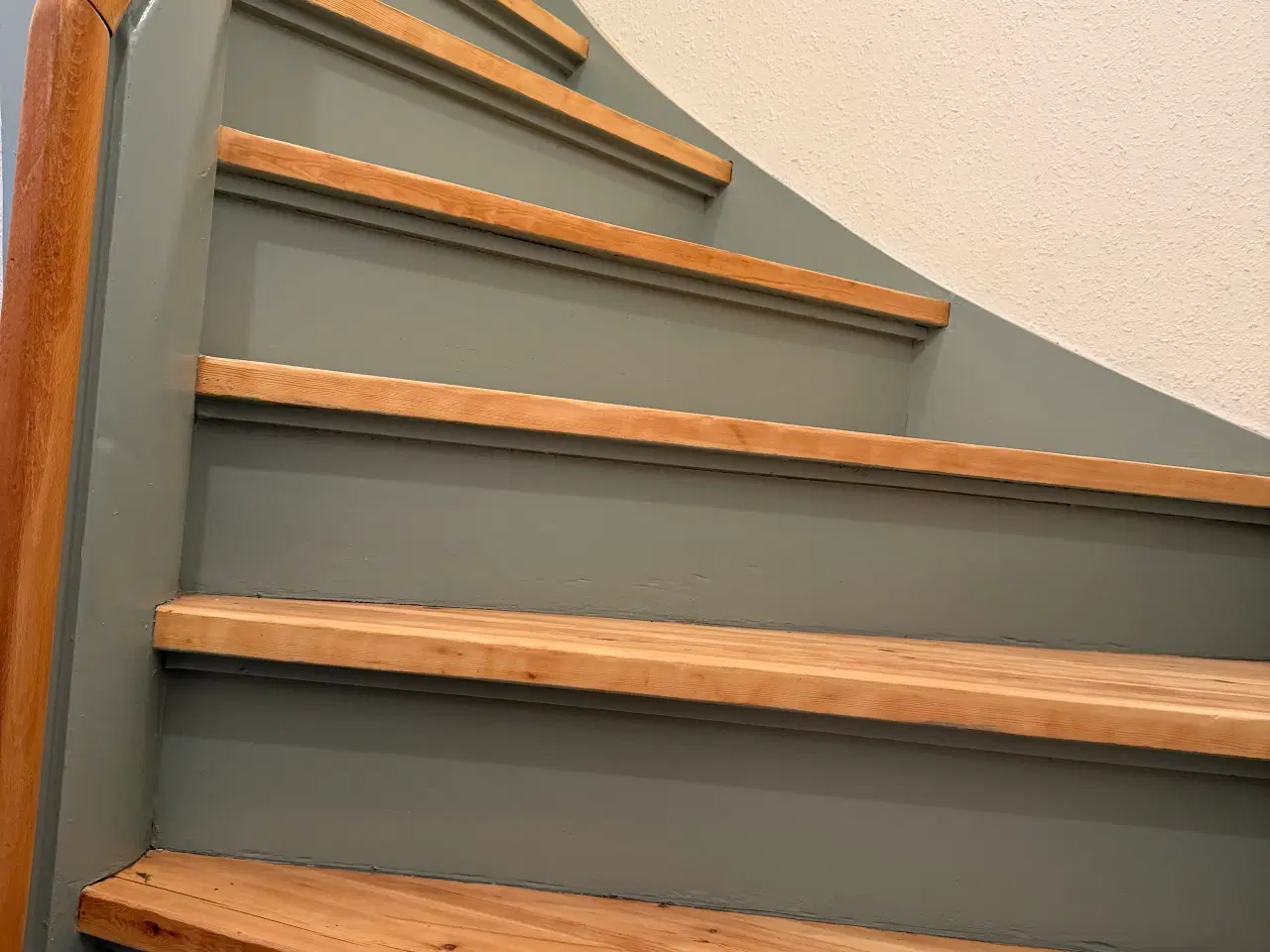 Billede 15 - Hus med stort værksted og garager.