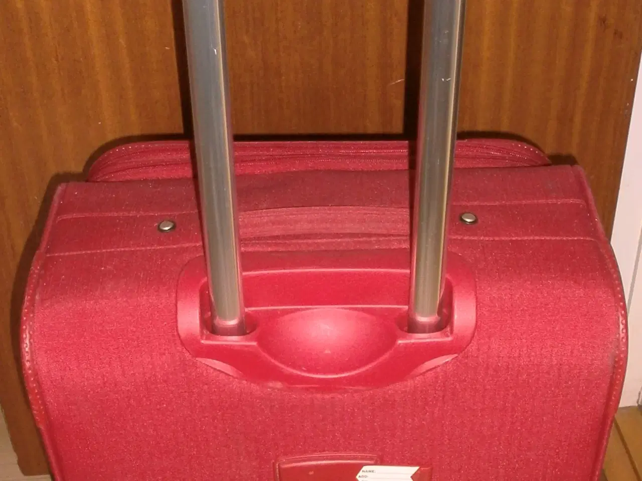 Billede 4 - Ny Rød Kuffert Sælges
