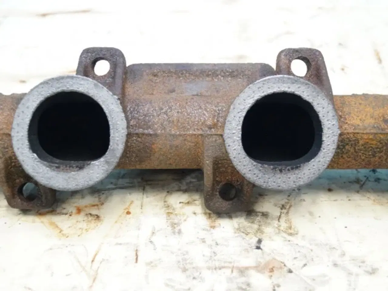 Billede 14 - Ford 675TA Udstødningsmanifold 82850578