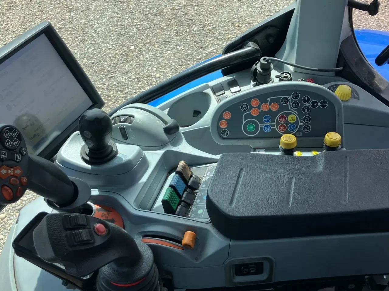 Billede 13 - New Holland T7.230 Autocommand med rabatklipperudstyr