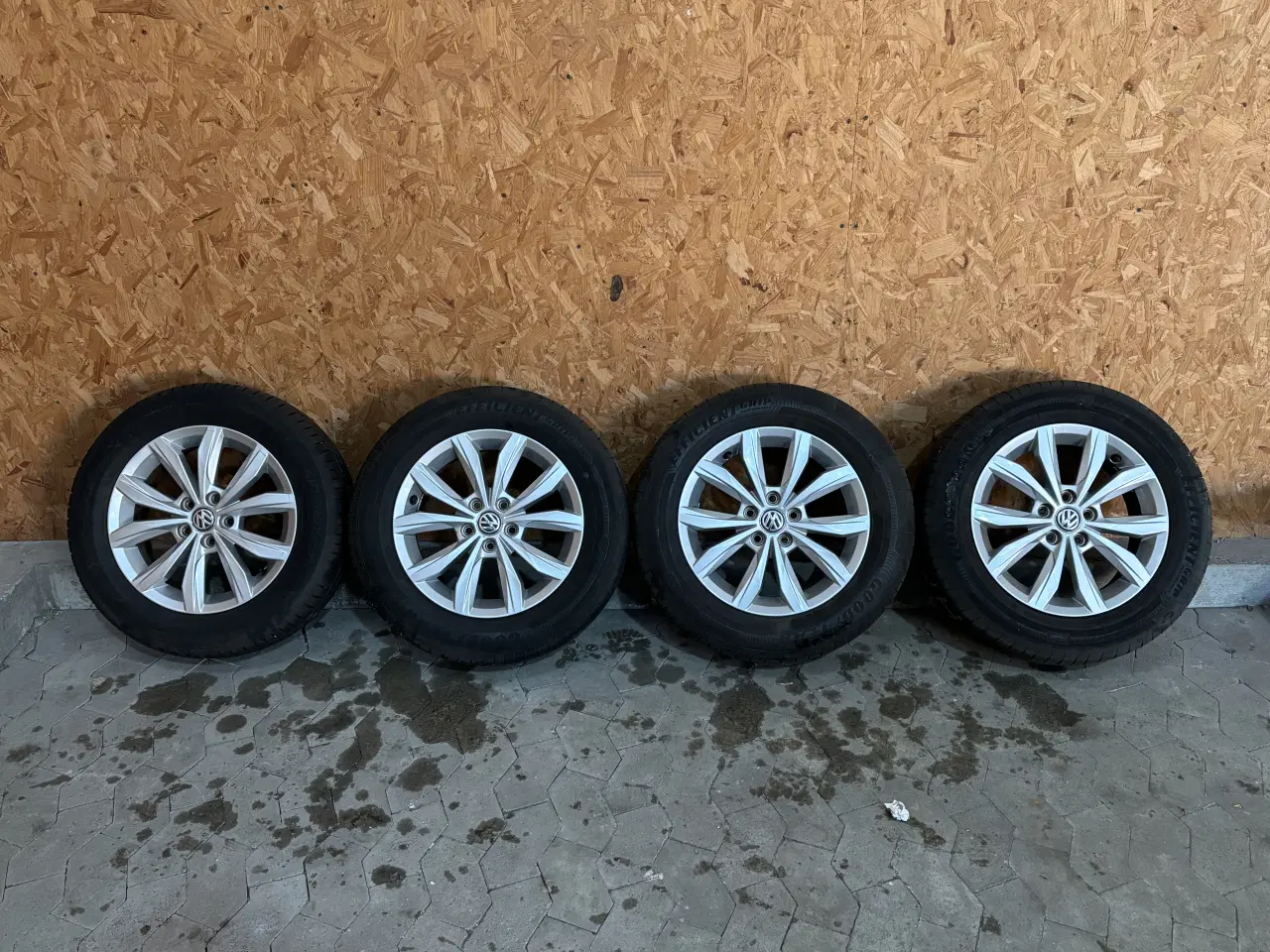 Billede 3 - VW 15” alufælge på sommerdæk 185/65R15