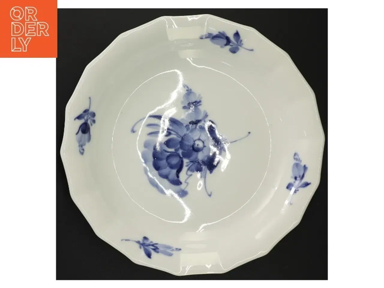 Billede 2 - 8529-10 Kagefad, rundt 27 cm Kongelig Dansk Porcelæn Blå Blomst Kantet fra Royal Copenhagen (str. 26 x 5 cm)