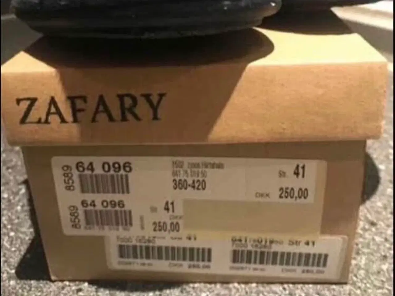 Billede 3 - NYE! søde hjemmesko str. 41