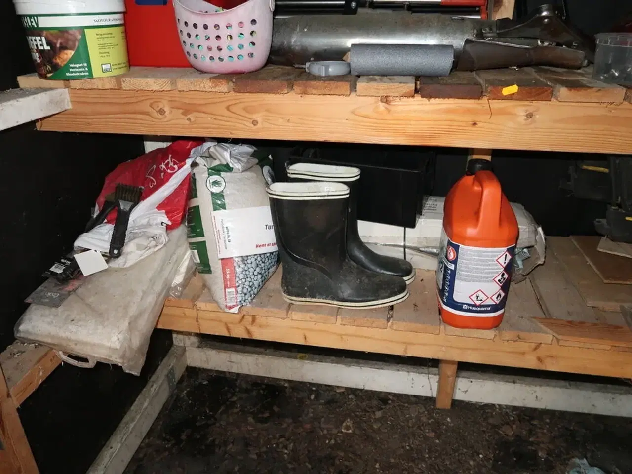 Billede 5 - Div. Værktøj, 2-taktsbenzin, plejemidler m.m.