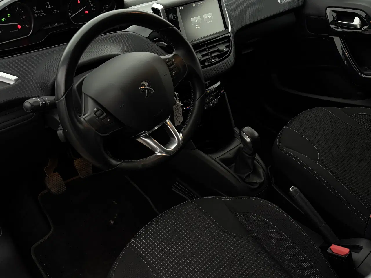 Billede 3 - Peugeot 208 1.6 Bluehdi meget udstyr