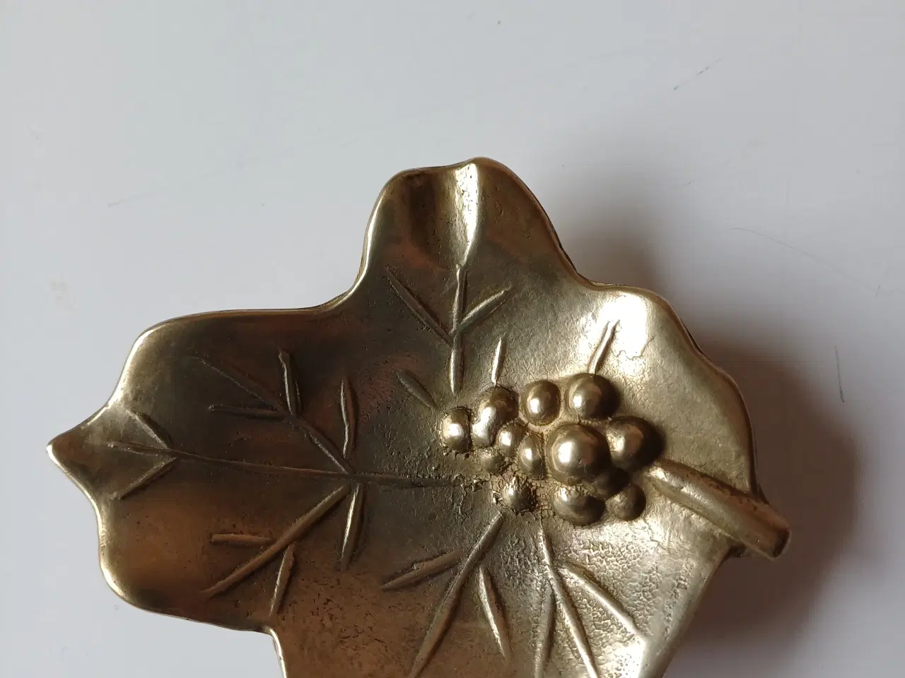 Billede 2 - Lille bladformet skål / askebæger i messing - retr