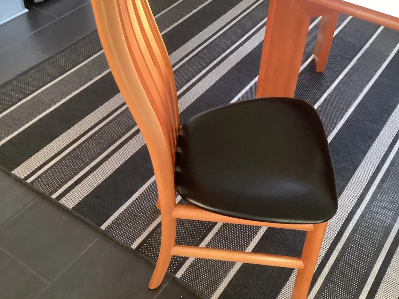 Billede 4 - Skovby spisestuestole i kirsebær