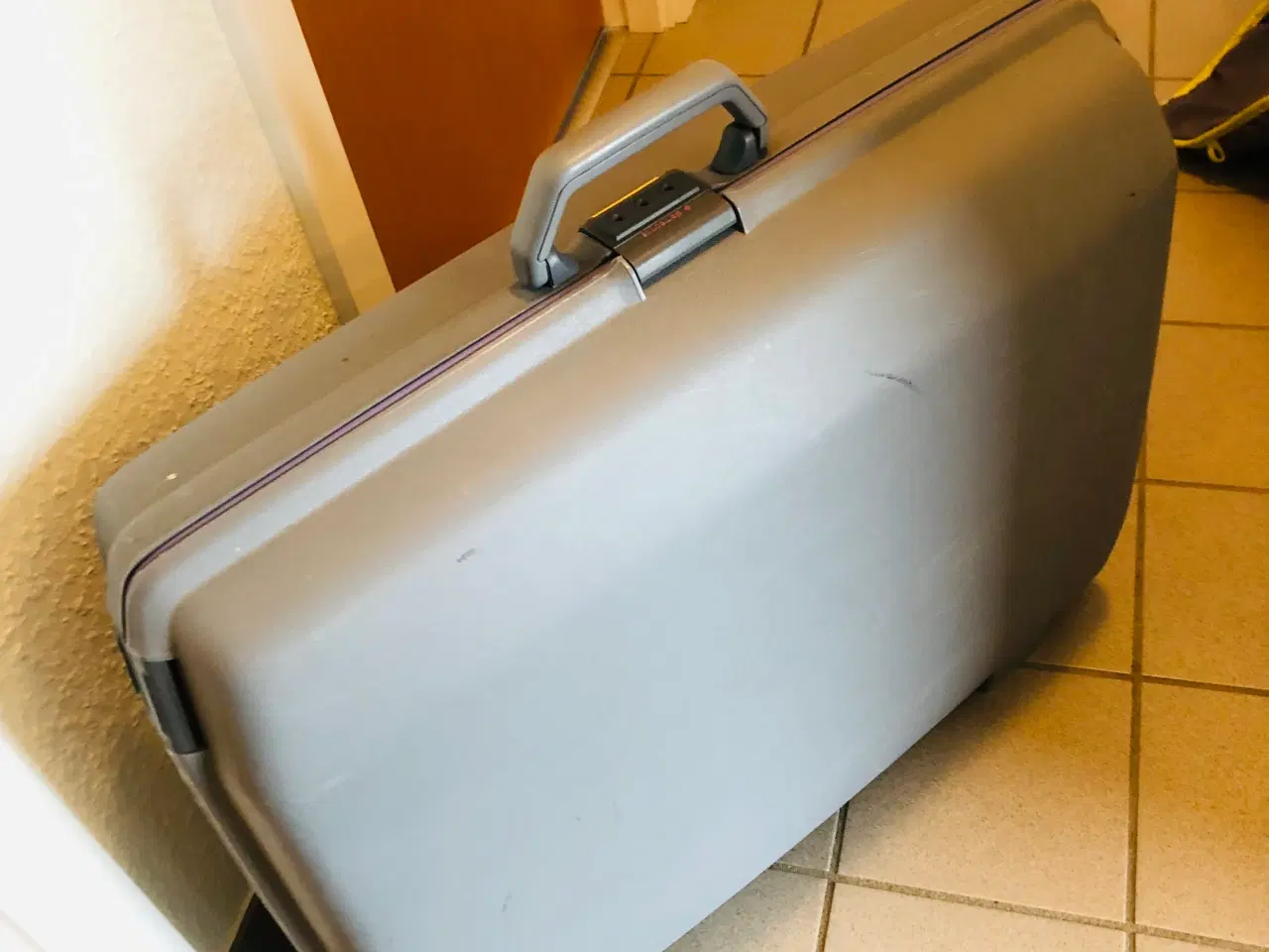Billede 1 - Kuffert grå 