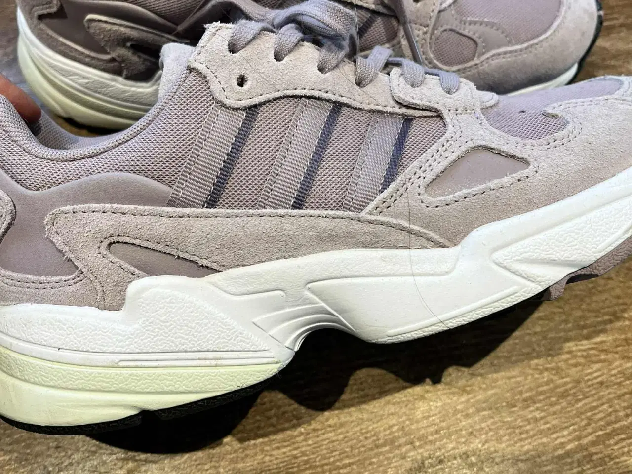 Billede 4 - Adidas sneakers sælges