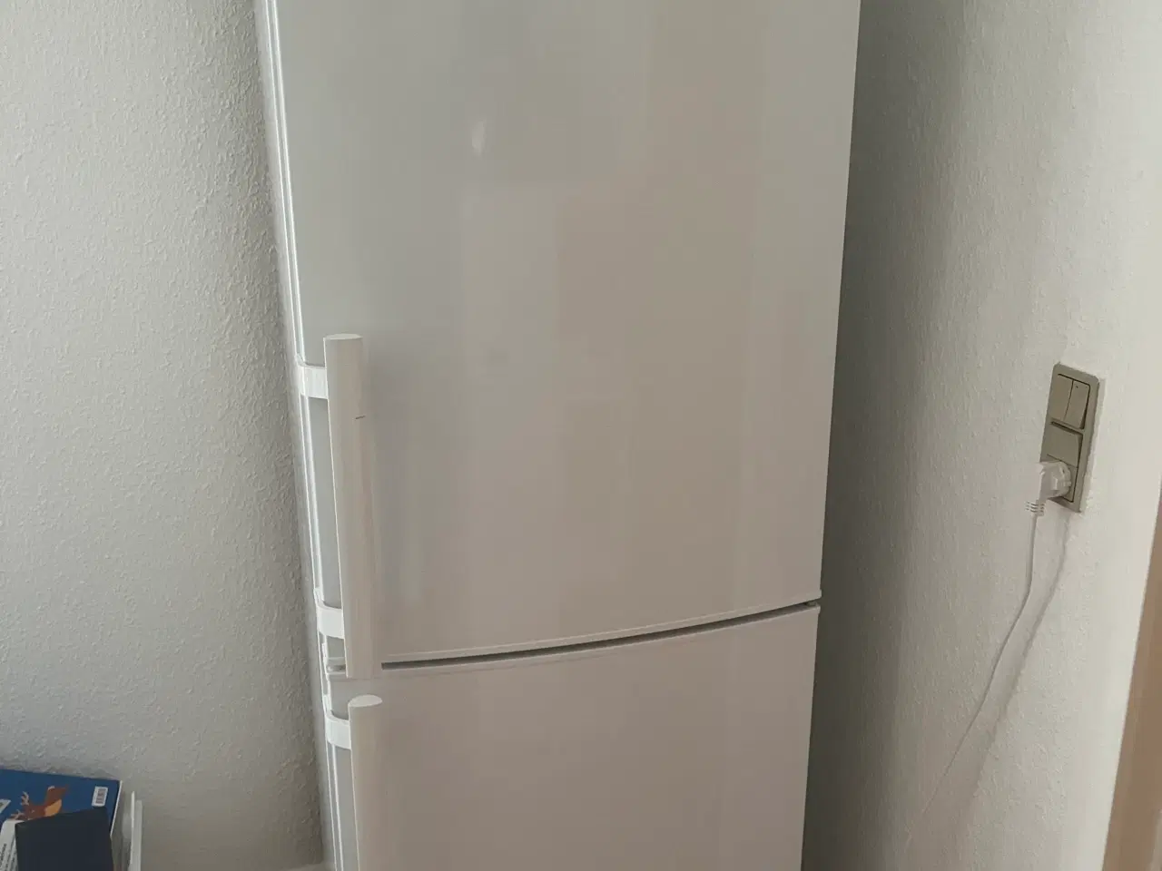 Billede 1 - Køle-frys skab 