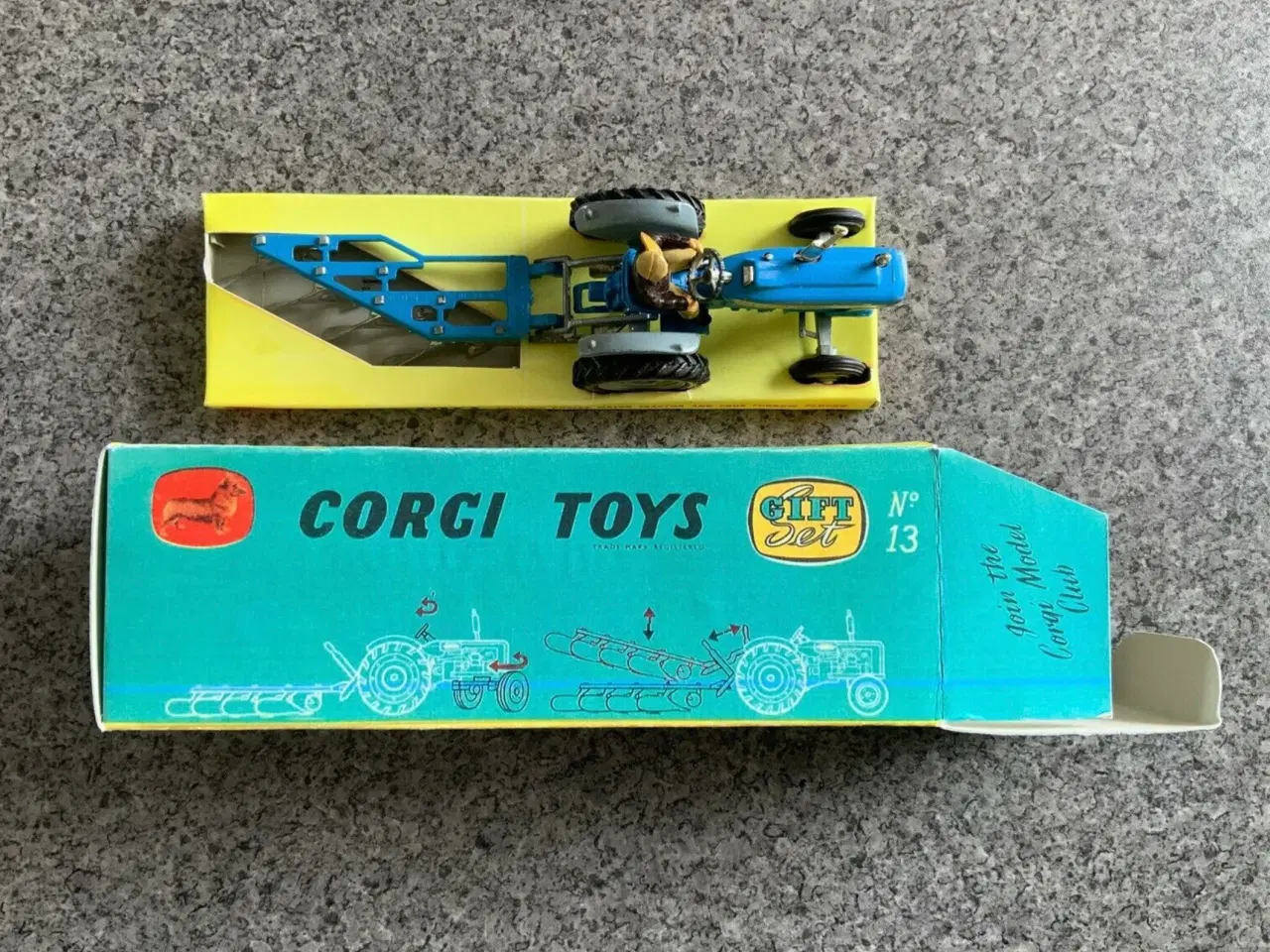 Billede 7 - Corgi Toys No. 13 Gift Set Ford 5000 Tractor 