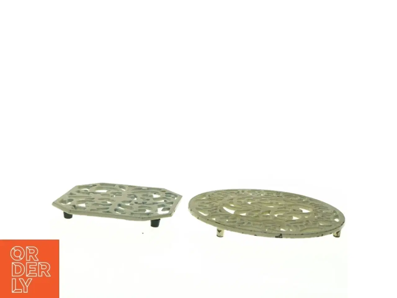 Billede 3 - Udsmykkede metalbordskånere (str. 15 cm og 20 cm)