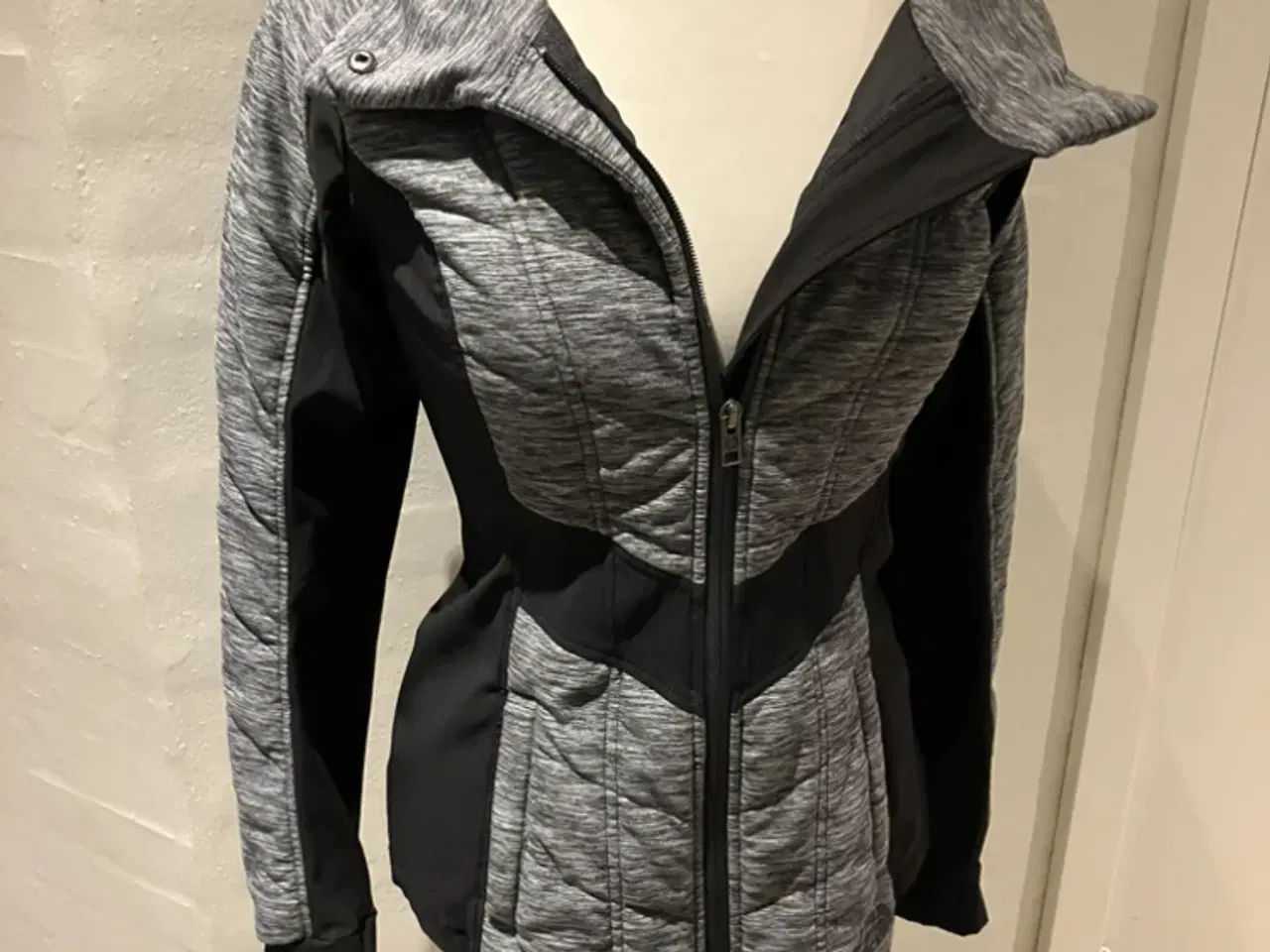 Billede 4 - The North Face jakke / trøje 
