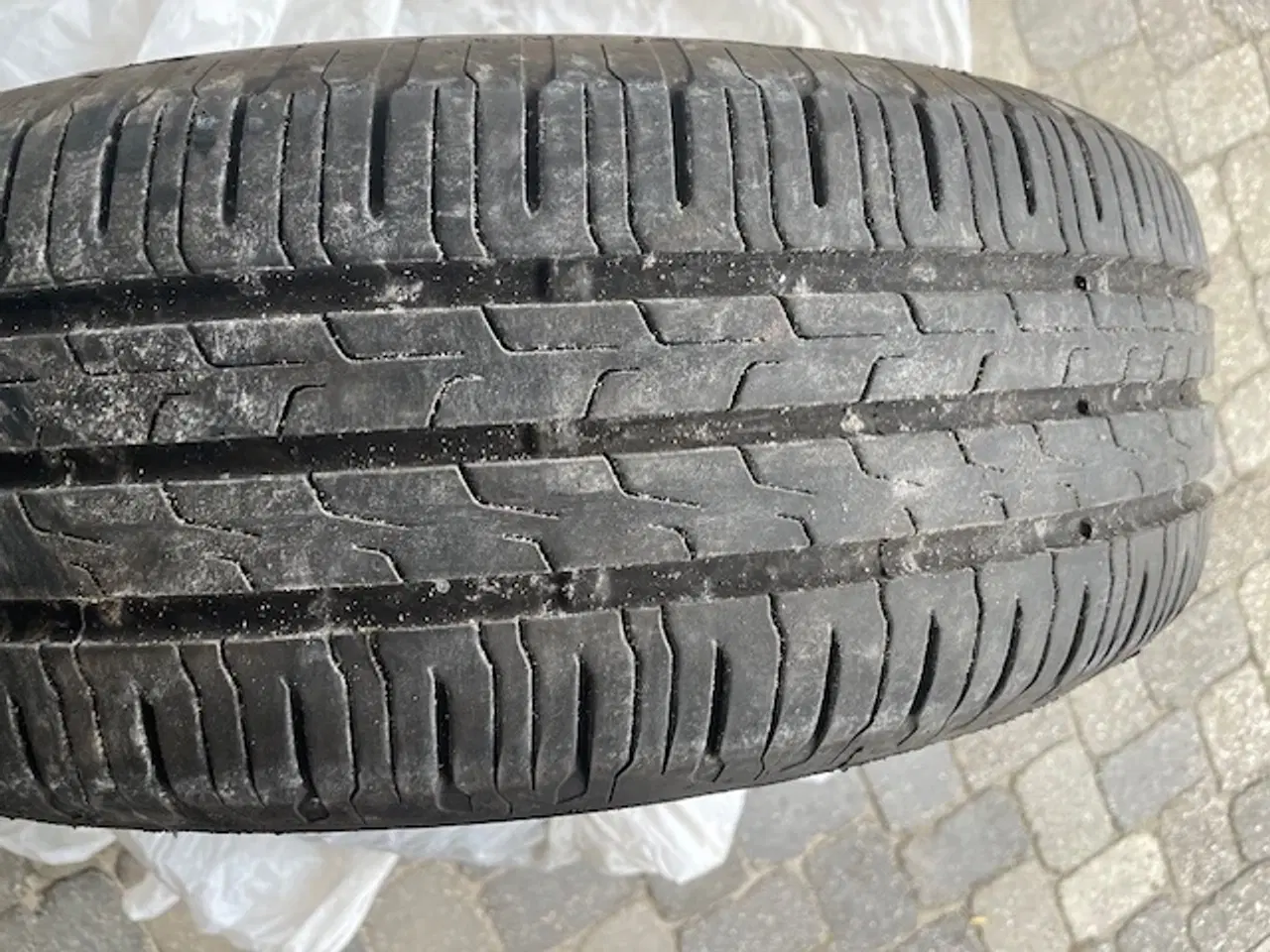 Billede 1 - 4 Dæk mrk.  Contintal Eco Contact 6 185/65 R15 T