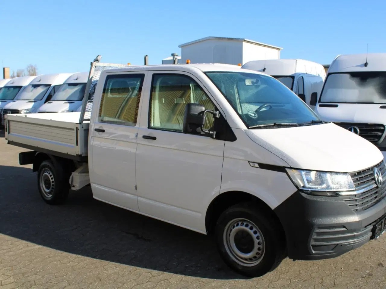 Billede 2 - VW Transporter 2,0 TDi 90 Mandskabsvogn m/lad