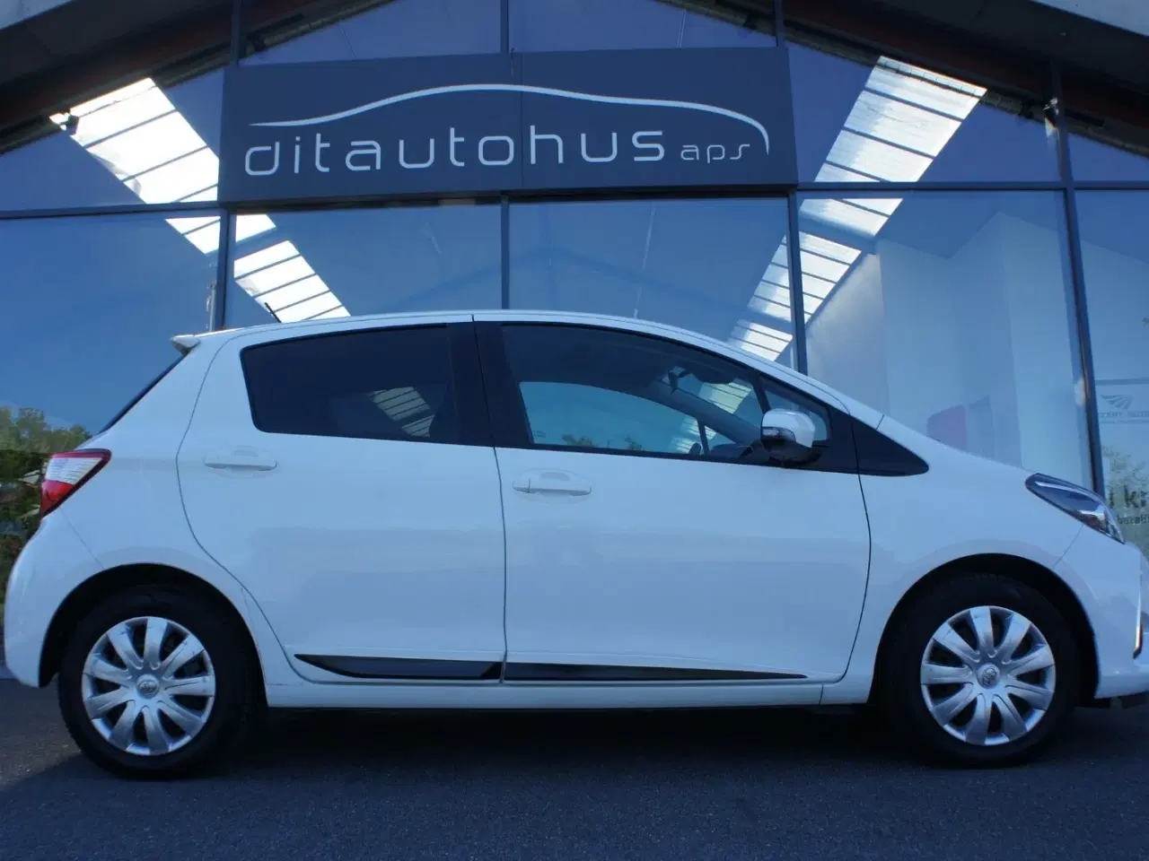 Billede 5 - Toyota Yaris 1,5 Hybrid CHIC e-CVT