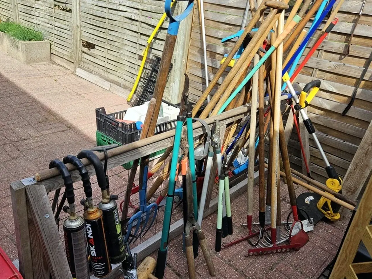 Billede 2 - LOPPEMARKED PÅ SOLGÅRDSVEJ 39 5210 ODENSE NV 