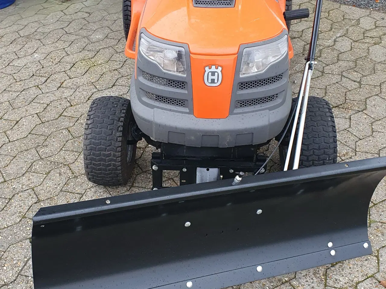 Billede 2 - Husqvarna LTH152 med Dozerblad