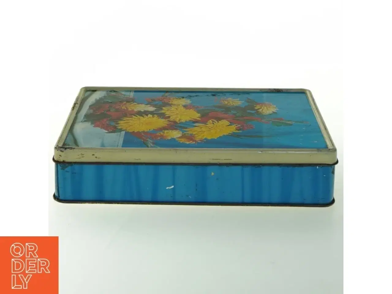 Billede 2 - Antik Blå metaldåse med blomstermotiv fra Blue Bird Confectionery (str. 20,5 x 17 cm)