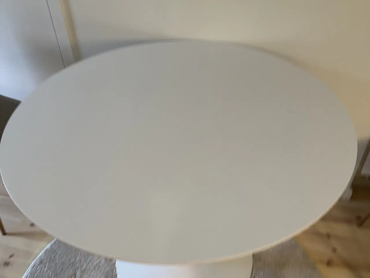 Billede 2 - Hvidt rundt spisebord